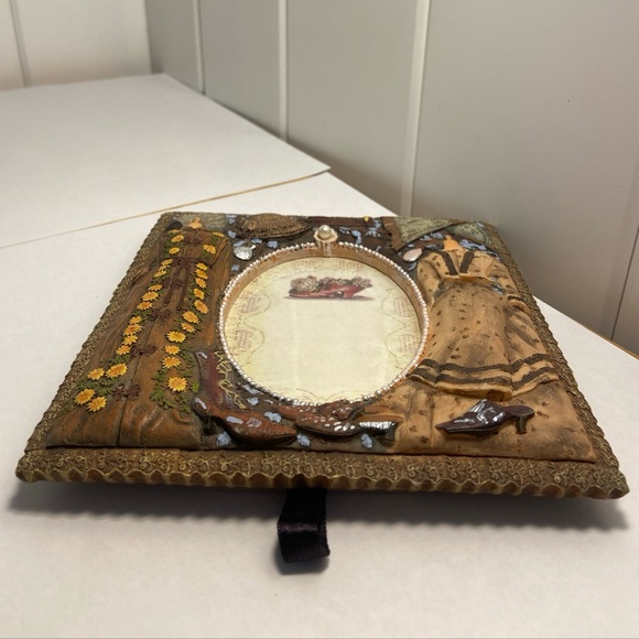 Vintage 90s Victorian outfit theme Resin Picture Frame 3D dress hat fan decor - Picture 2 of 16